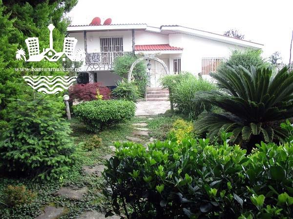 خرید ویلا حیاط دربست