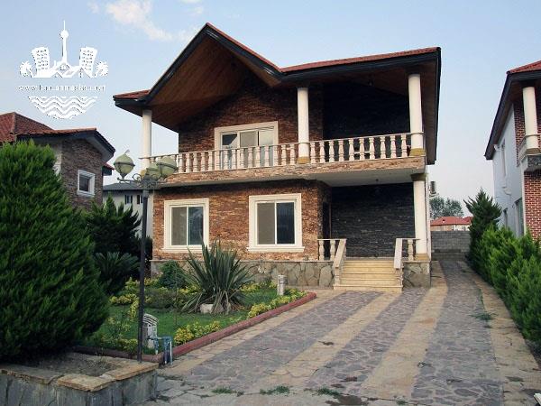 فروش ویلا استخردار شهرکی در رویان